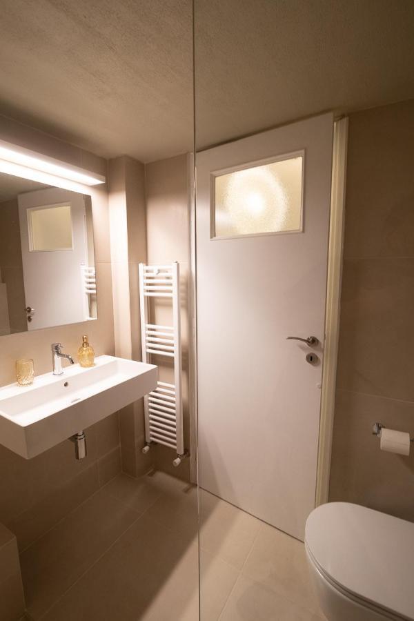 Didotou Oasis Apartment เอเธนส์ ภายนอก รูปภาพ